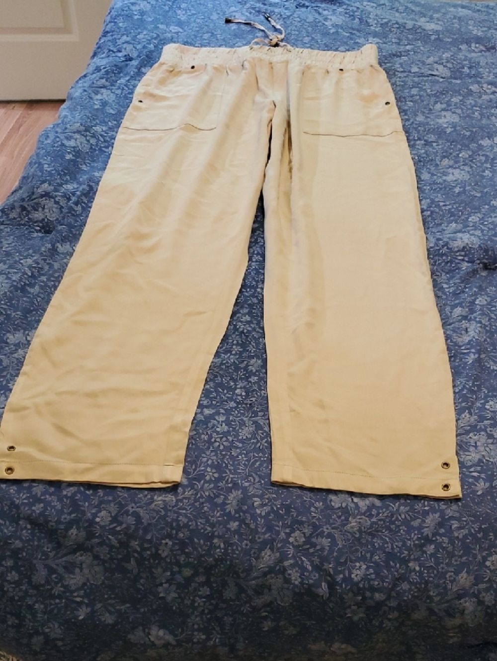 NWT CURATED BY RUA'H KIBRIYA: L/XL 100% Light Tan Grommeted Rayon Pantsx